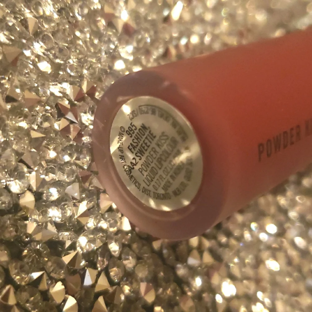 🧚‍♀️FASHION, SWEETIE Mac Cosmetics DISCONT Powder Kiss Lip NWT